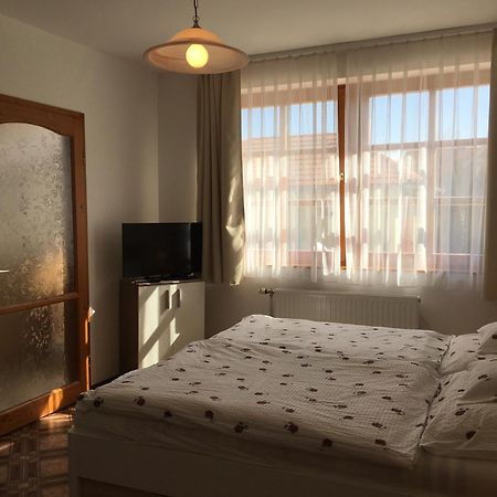 Gitta Apartman Бік Екстер'єр фото