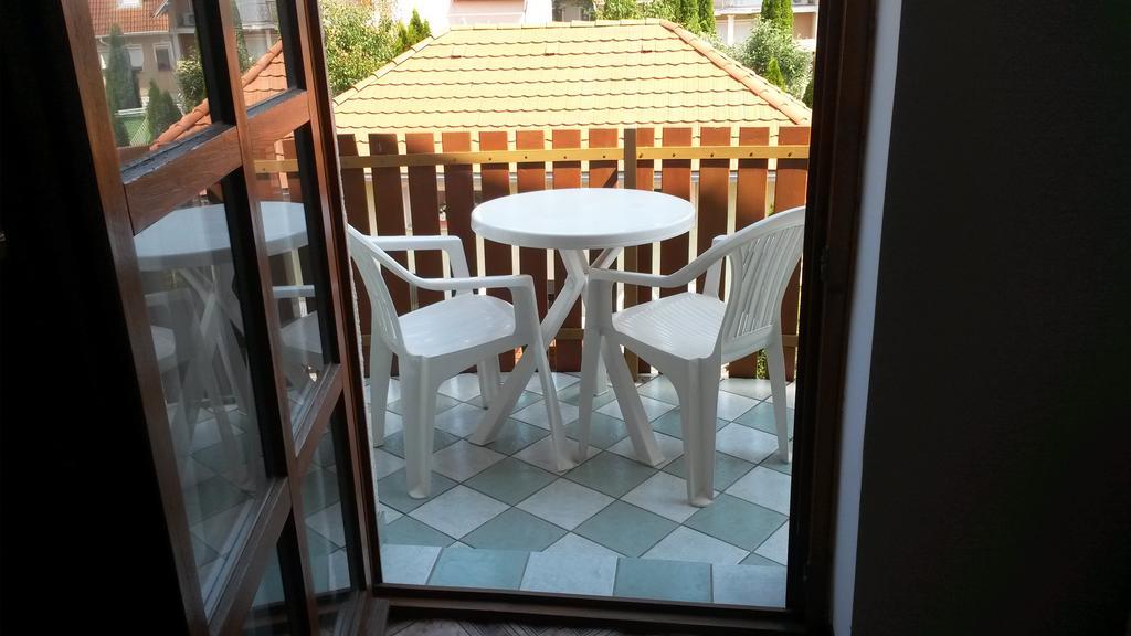 Gitta Apartman Бік Екстер'єр фото