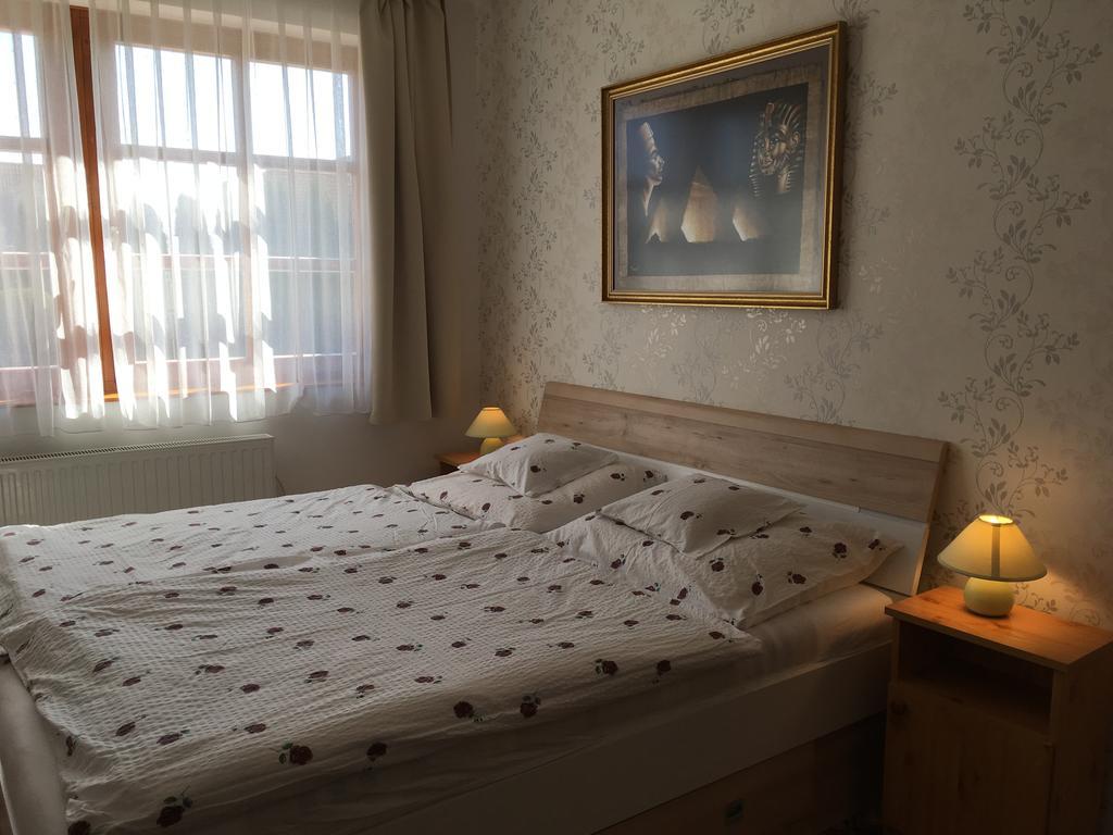 Gitta Apartman Бік Екстер'єр фото