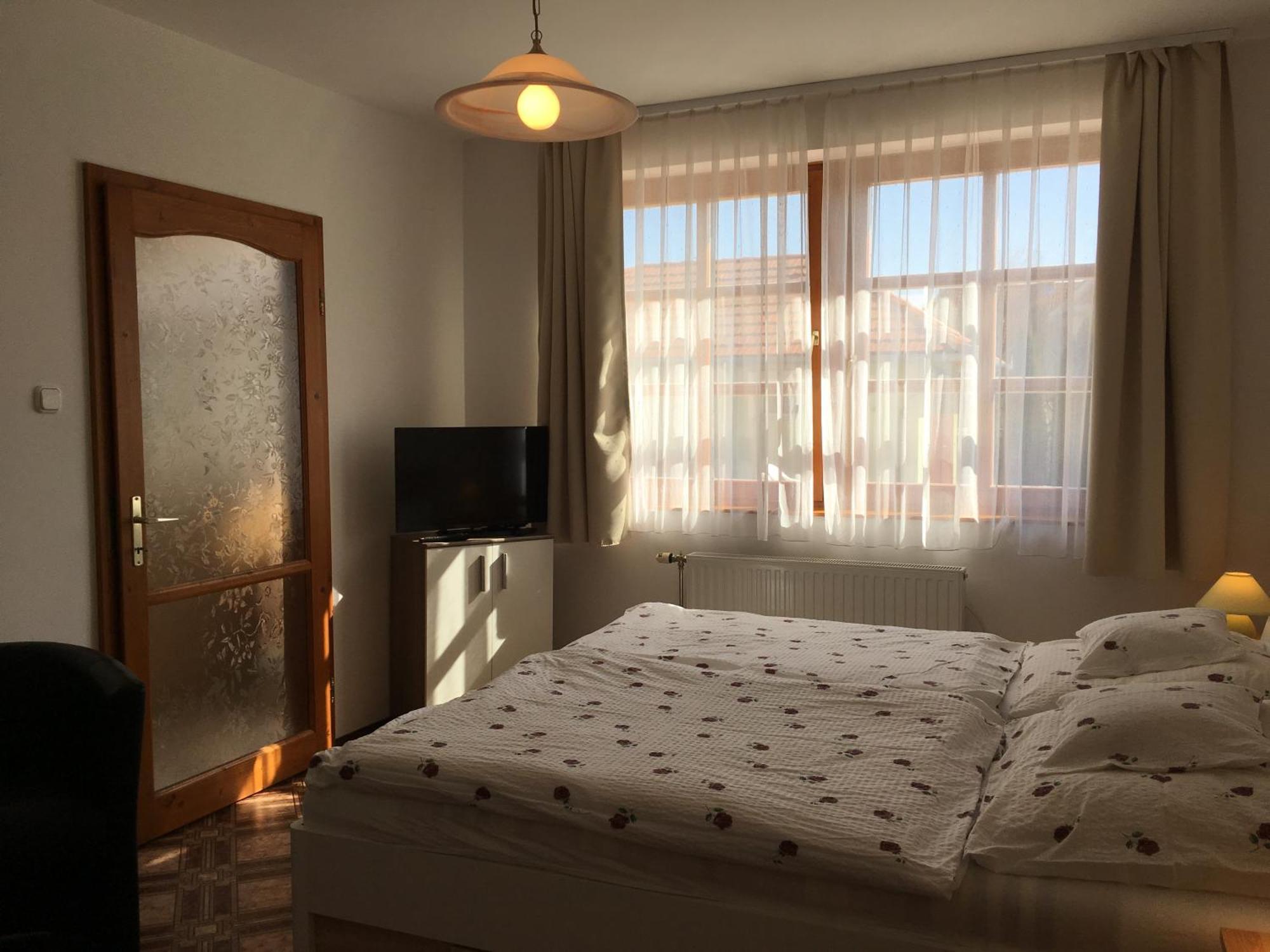 Gitta Apartman Бік Екстер'єр фото