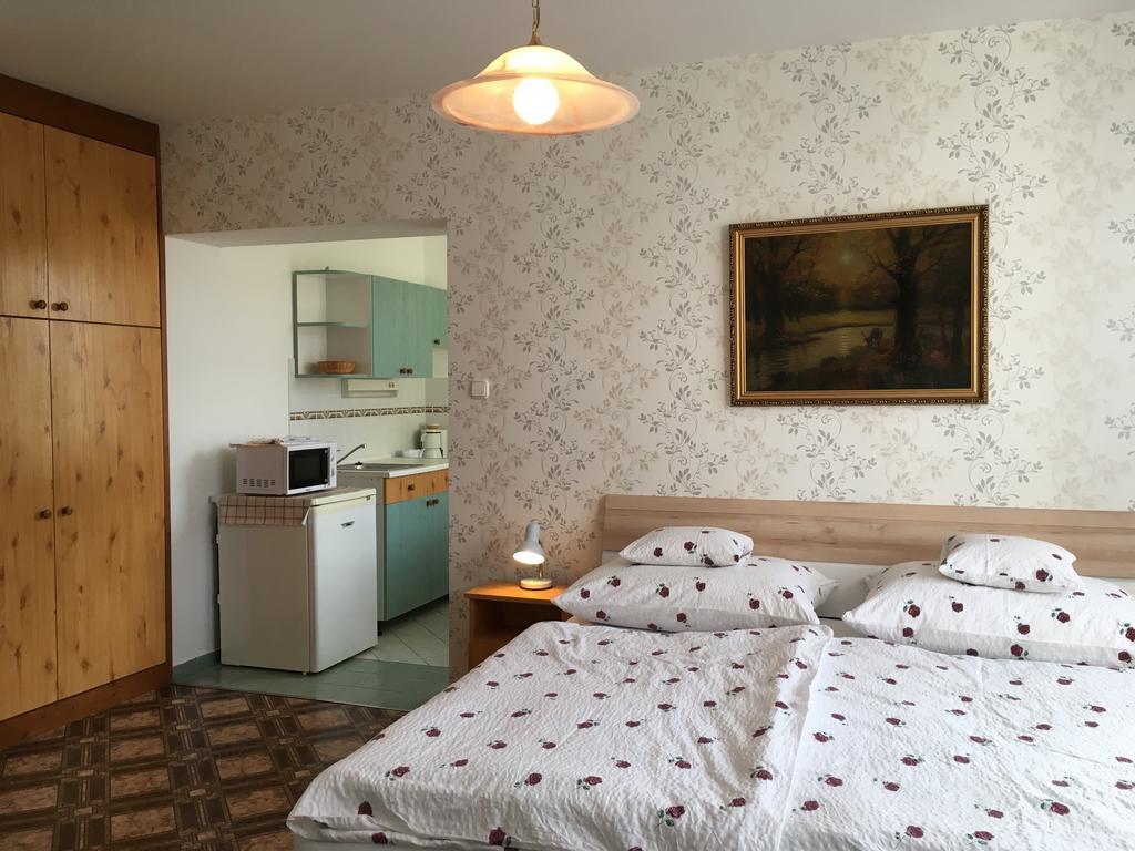 Gitta Apartman Бік Екстер'єр фото